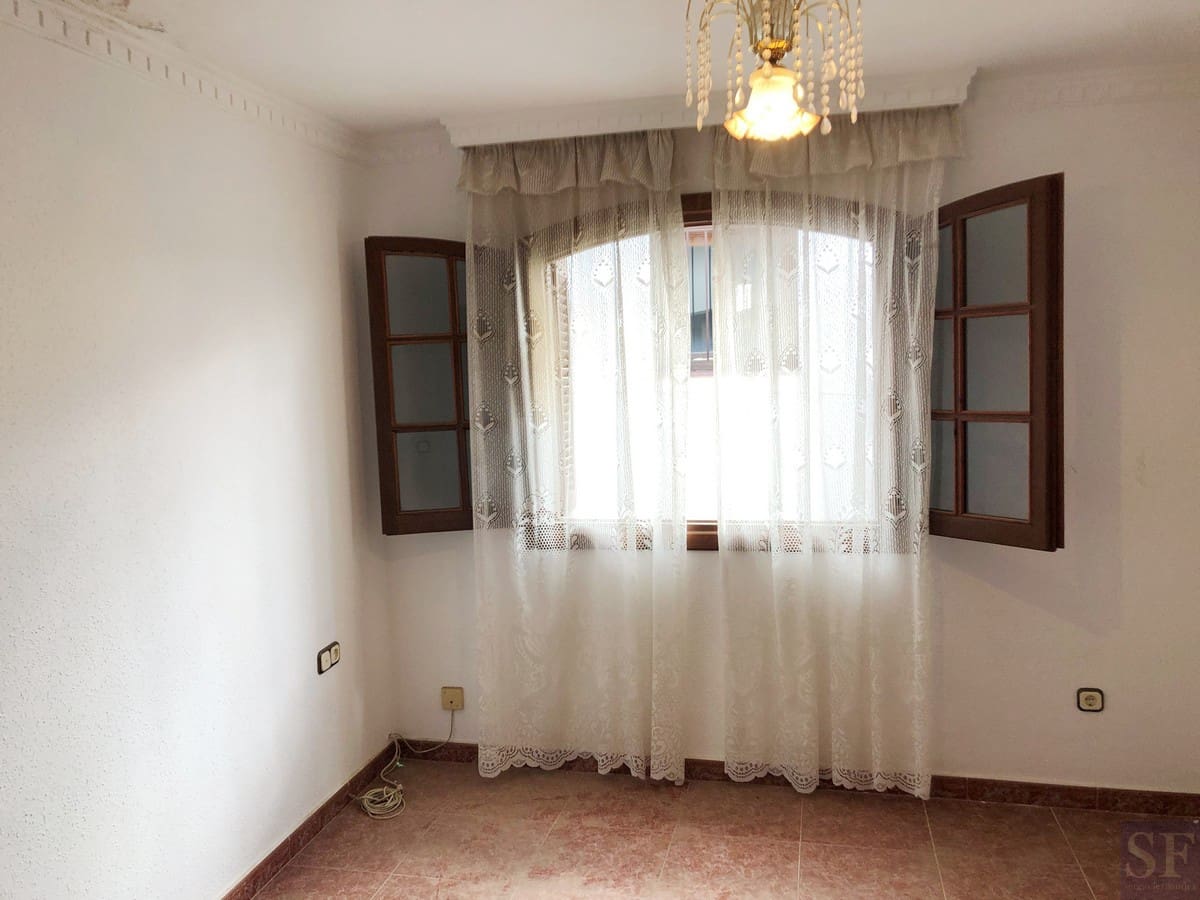 4 soveværelse Byhus til salg i Alcaucin - € 148.500 (Ref: 4957172)