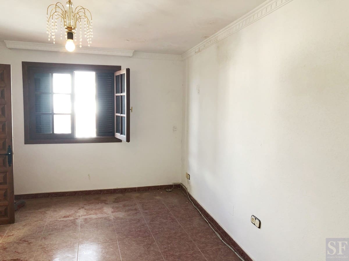 4 soveværelse Byhus til salg i Alcaucin - € 148.500 (Ref: 4957172)