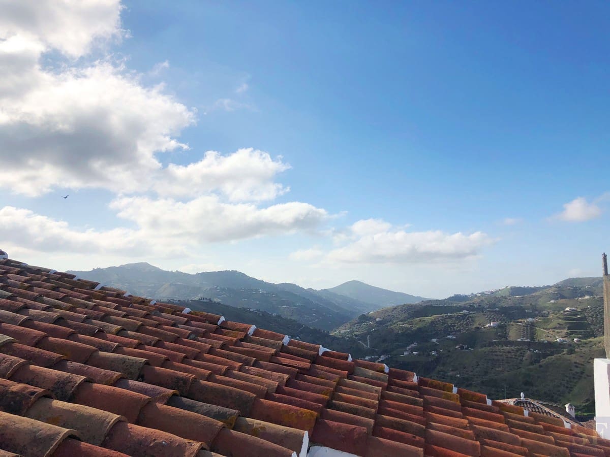 4 bedroom Townhouse for sale in Canillas de Albaida - € 100,000 (Ref: 5111092)