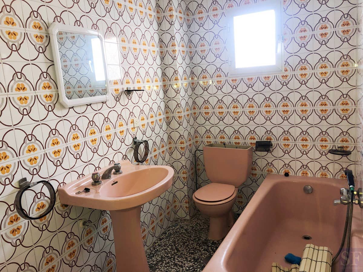 4 bedroom Townhouse for sale in Canillas de Albaida - € 100,000 (Ref: 5111092)