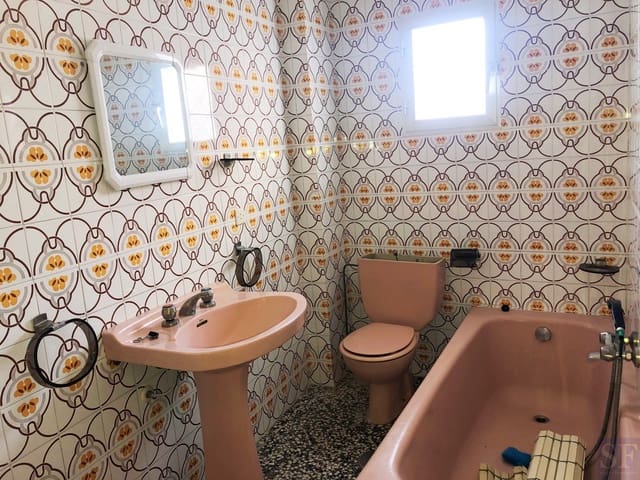 4 soverom Hus til salgs i Canillas de Albaida - € 100 000 (Ref: 5111092)