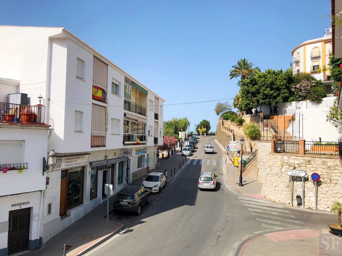 Casa de 3 habitaciones en Torrox en venta - 280.000 € (Ref: 5385383)