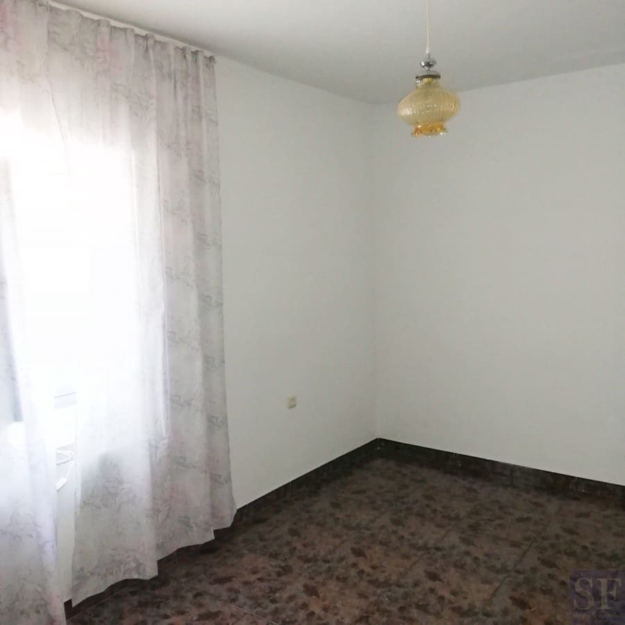 5 makuuhuone Omakotitalo myytävänä paikassa Sedella - 70 000 € (Ref: 5483387)