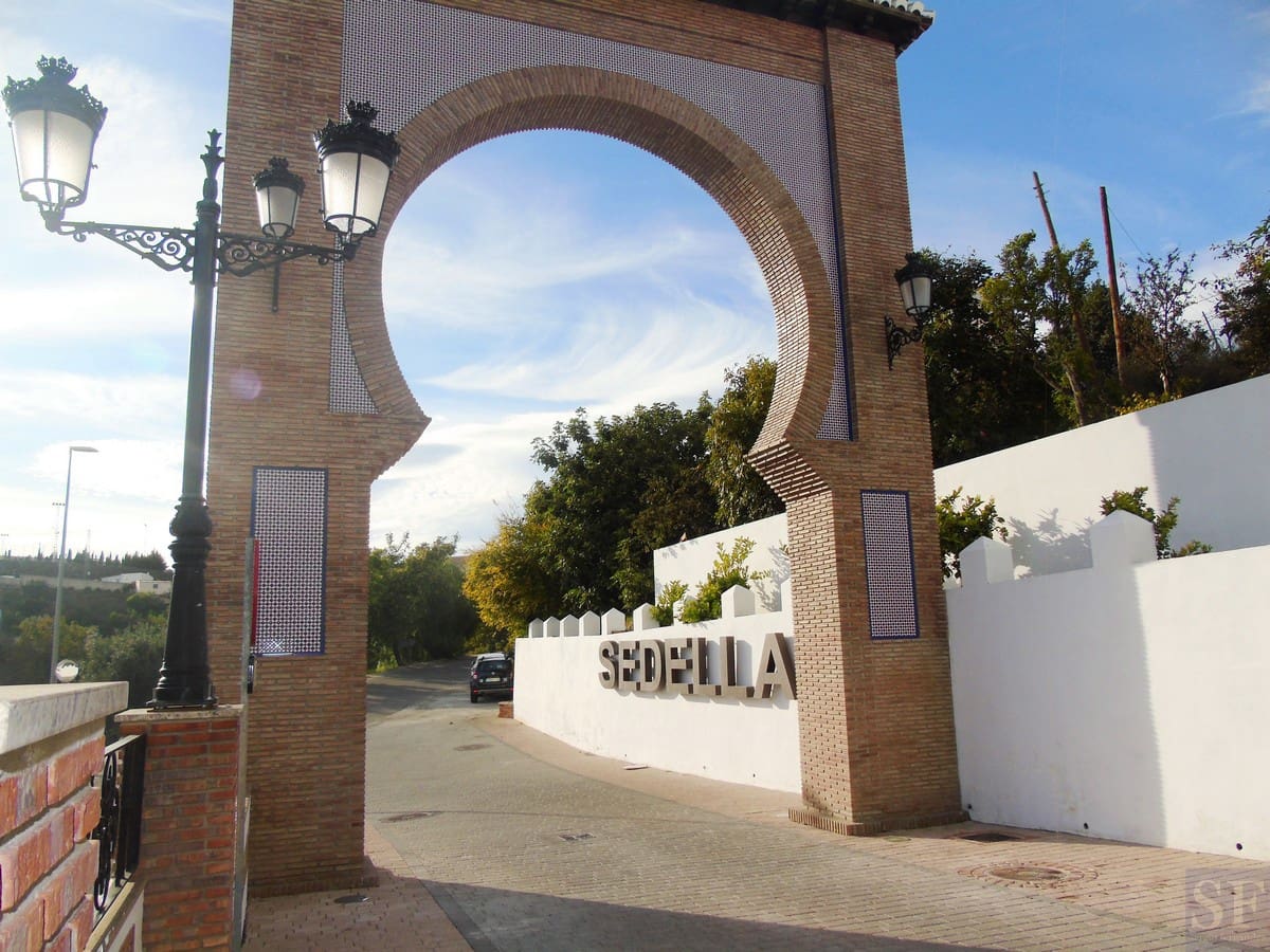 5 makuuhuone Omakotitalo myytävänä paikassa Sedella - 70 000 € (Ref: 5483387)