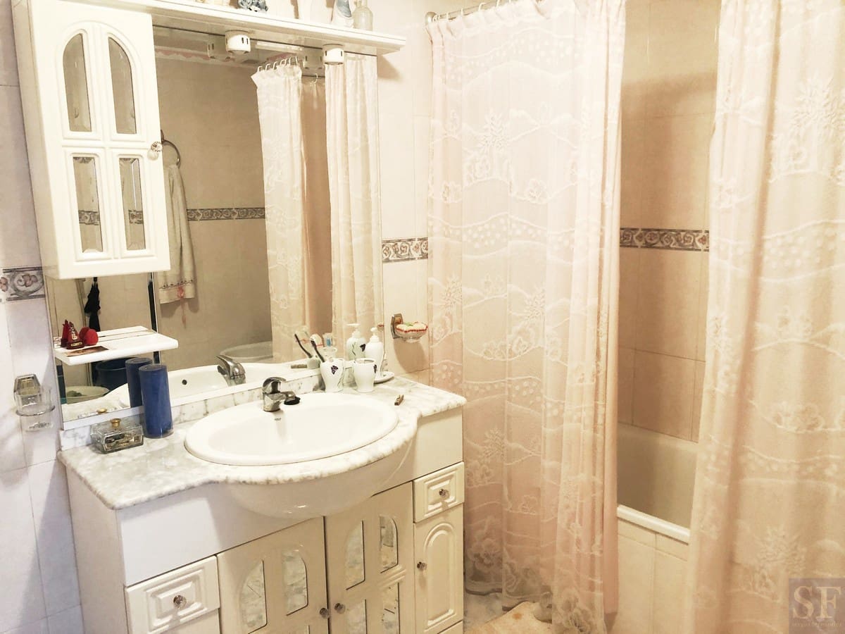 4 soveværelse Byhus til salg i Competa - € 145.000 (Ref: 5509267)