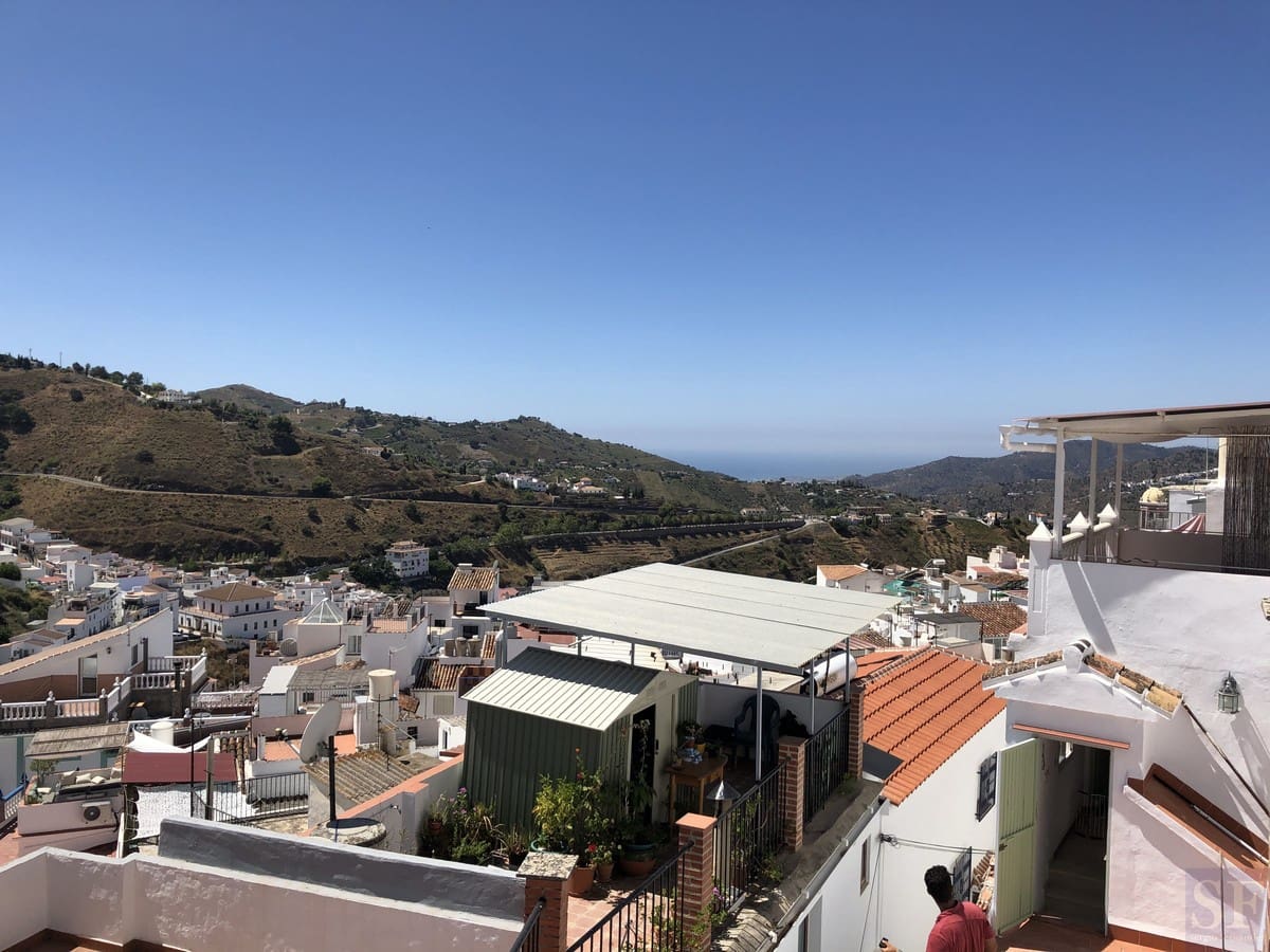 4 soveværelse Byhus til salg i Competa - € 145.000 (Ref: 5509267)