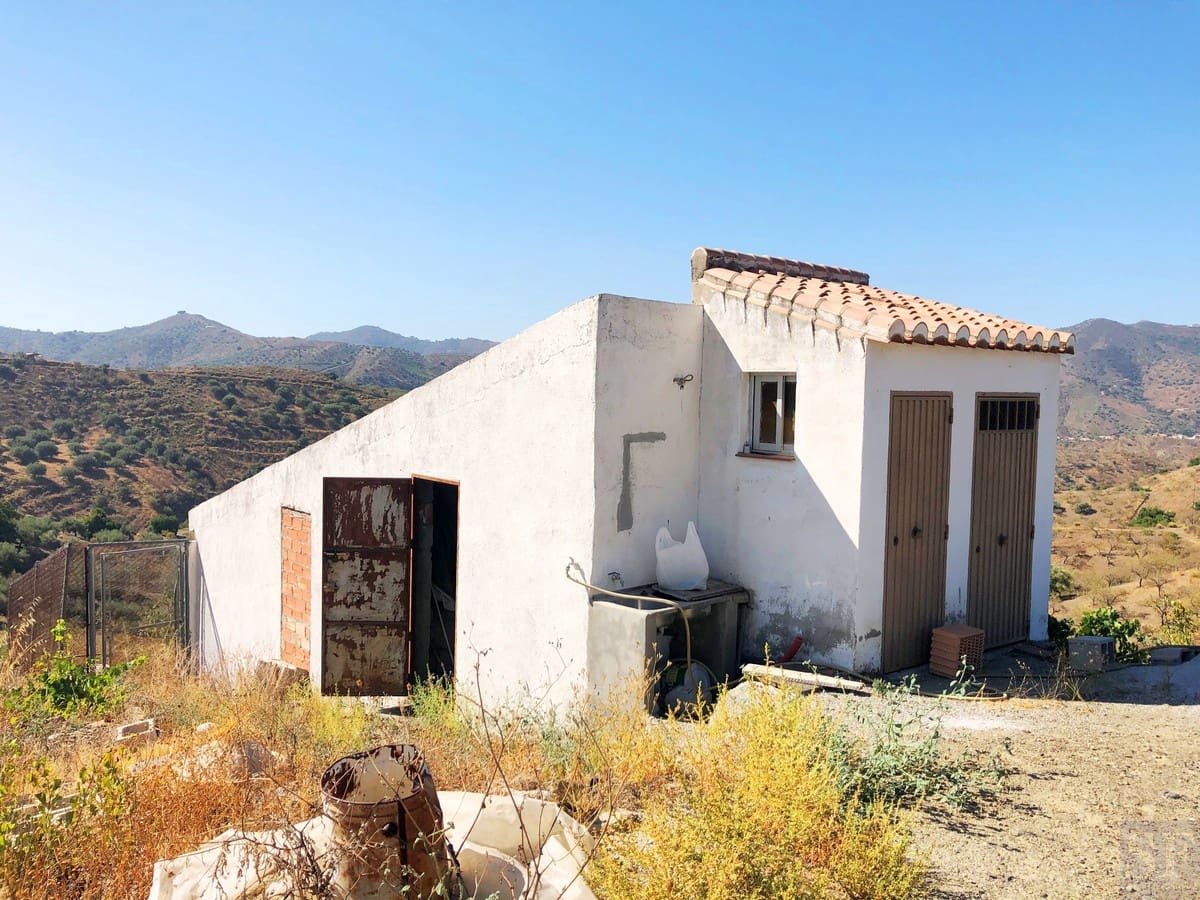 Grunde uden byggetilladelser til salg i Sedella - € 95.000 (Ref: 5566854)