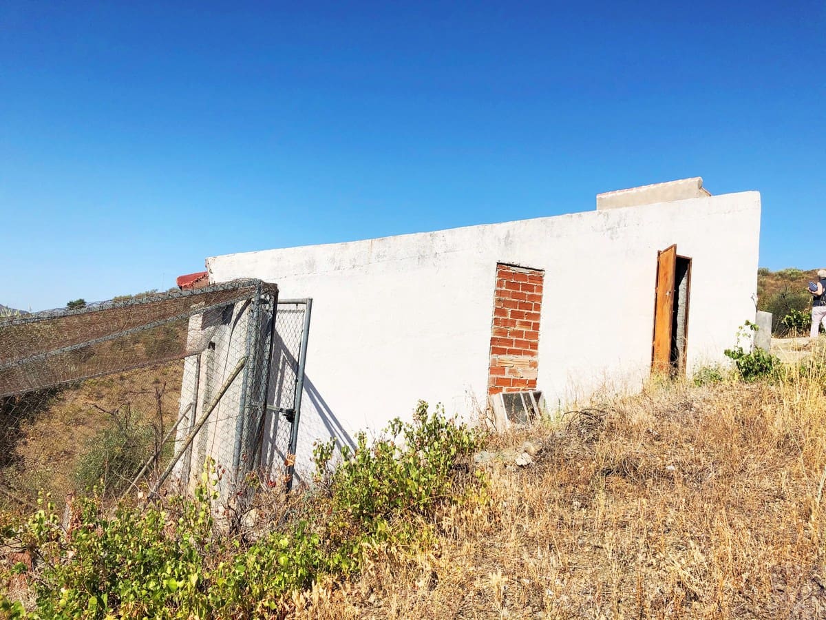 Grunde uden byggetilladelser til salg i Sedella - € 95.000 (Ref: 5566854)