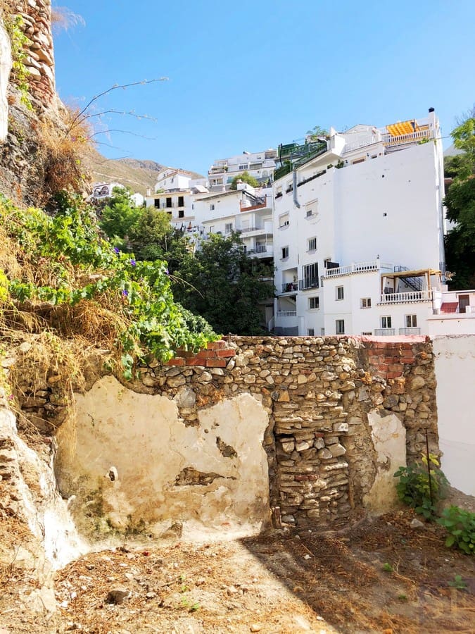Townhouse for sale in Competa - € 39,000 (Ref: 5573379)