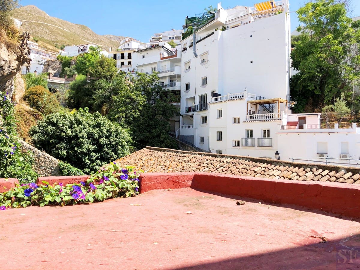 Townhouse for sale in Competa - € 39,000 (Ref: 5573379)