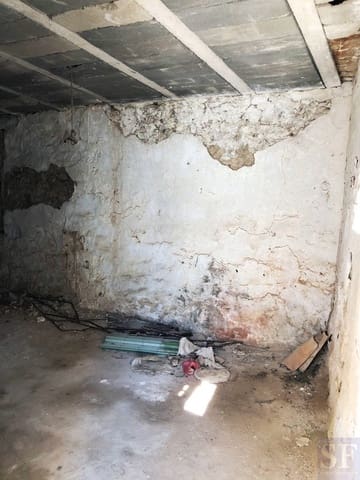 Maison de Ville à vendre à Cómpeta - 39 000 € (Ref: 5573379)