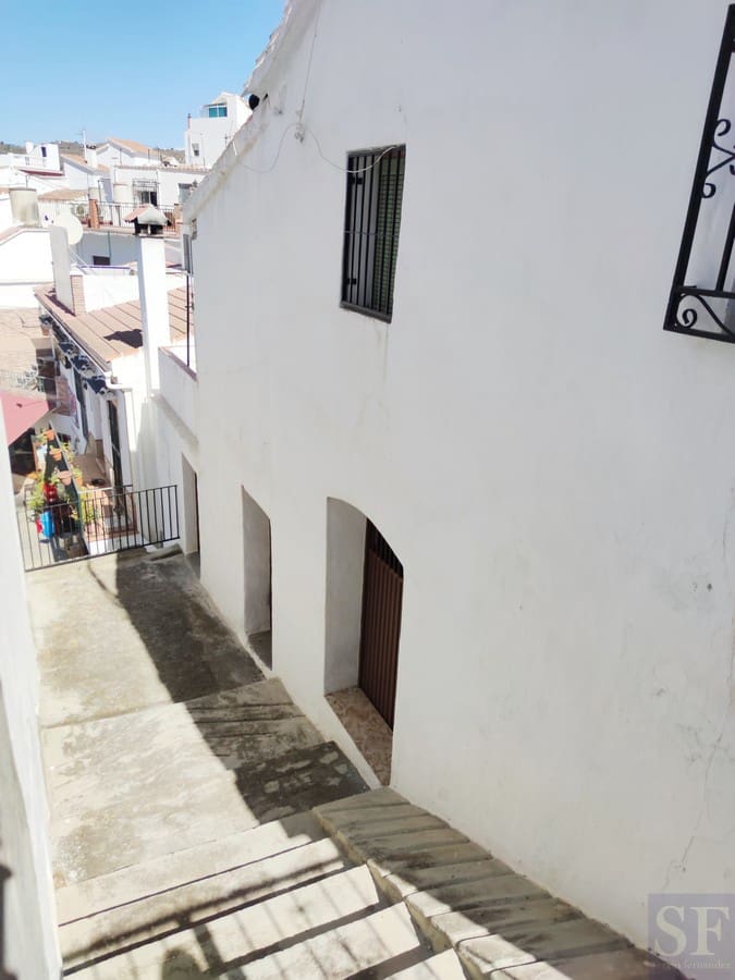 2 soverom Hus til salgs i Sayalonga - € 79 000 (Ref: 5576918)