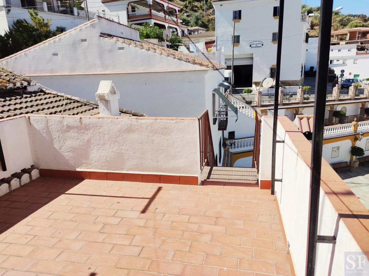 2 soverom Hus til salgs i Sayalonga - € 79 000 (Ref: 5576918)