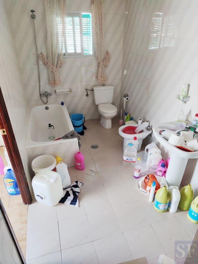 2 soverom Hus til salgs i Sayalonga - € 79 000 (Ref: 5576918)