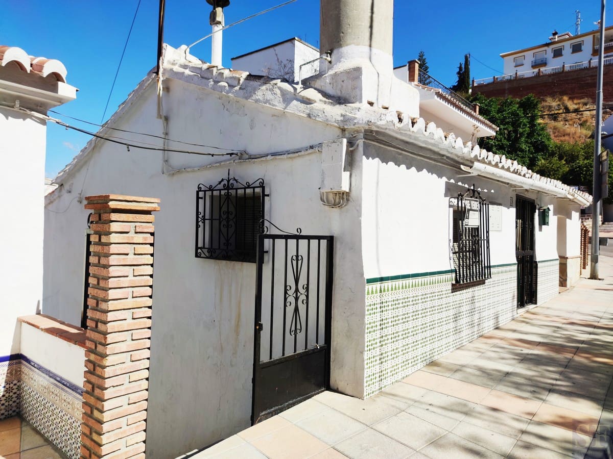 2 soverom Hus til salgs i Sayalonga - € 79 000 (Ref: 5576918)