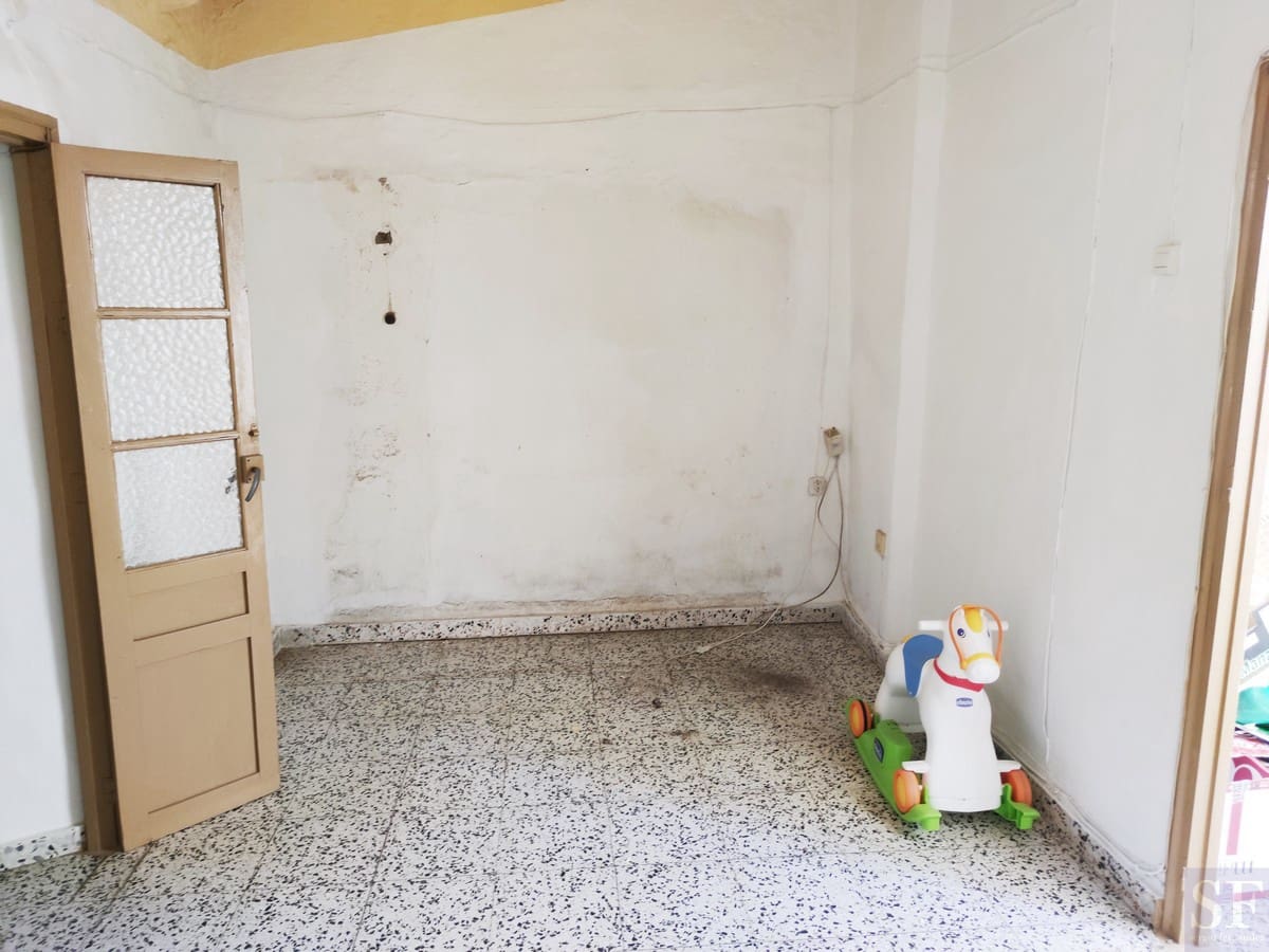 2 soverom Hus til salgs i Sayalonga - € 79 000 (Ref: 5576918)