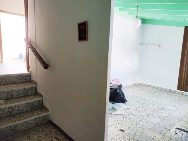 2 soverom Hus til salgs i Sayalonga - € 79 000 (Ref: 5576918)