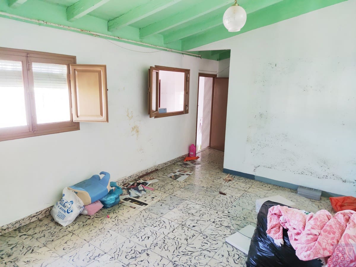 2 soverom Hus til salgs i Sayalonga - € 79 000 (Ref: 5576918)