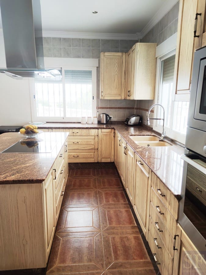 4 soveværelse Villa til salg i Algarrobo med swimmingpool garage - € 629.000 (Ref: 5648224)