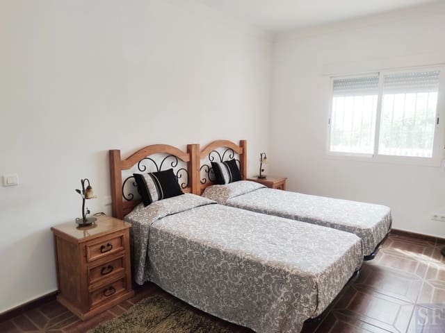 4 soveværelse Villa til salg i Algarrobo med swimmingpool garage - € 629.000 (Ref: 5648224)