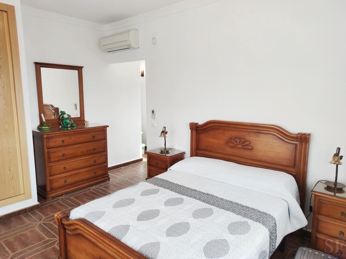 4 soveværelse Villa til salg i Algarrobo med swimmingpool garage - € 629.000 (Ref: 5648224)