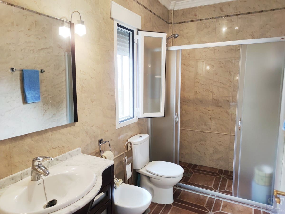 4 soveværelse Villa til salg i Algarrobo med swimmingpool garage - € 629.000 (Ref: 5648224)