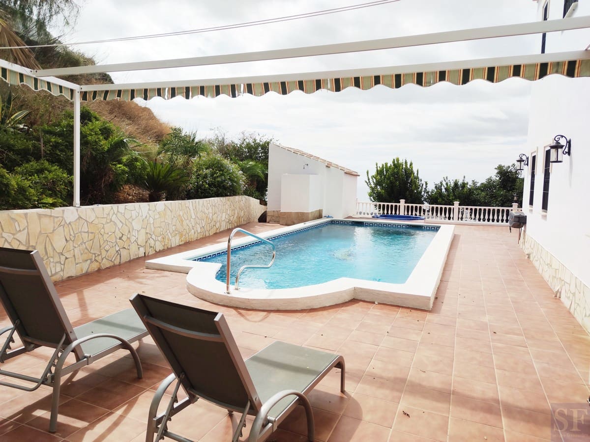4 soveværelse Villa til salg i Algarrobo med swimmingpool garage - € 629.000 (Ref: 5648224)