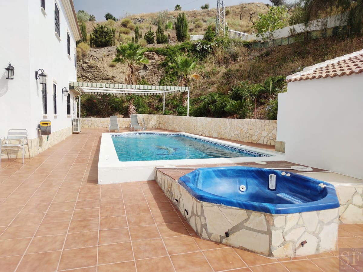 4 soveværelse Villa til salg i Algarrobo med swimmingpool garage - € 629.000 (Ref: 5648224)