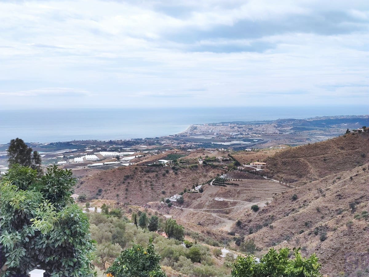 4 soveværelse Villa til salg i Algarrobo med swimmingpool garage - € 629.000 (Ref: 5648224)