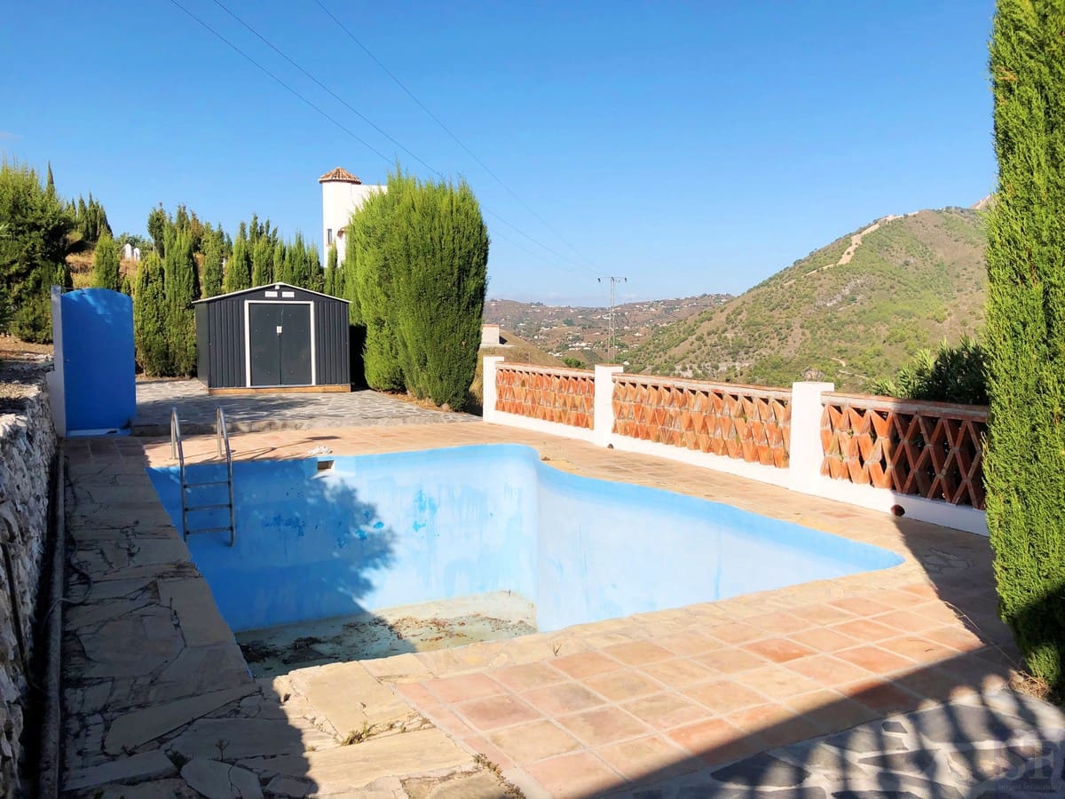 2 bedroom Villa for sale in Frigiliana with pool - € 539,000 (Ref: 5649966)