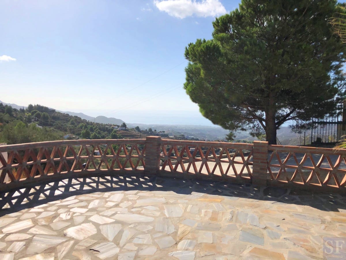 2 bedroom Villa for sale in Frigiliana with pool - € 539,000 (Ref: 5649966)