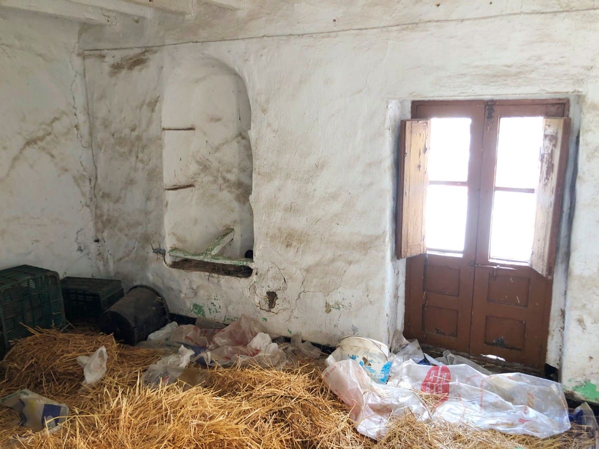 Townhouse for sale in Arenas - € 39,000 (Ref: 6060382)