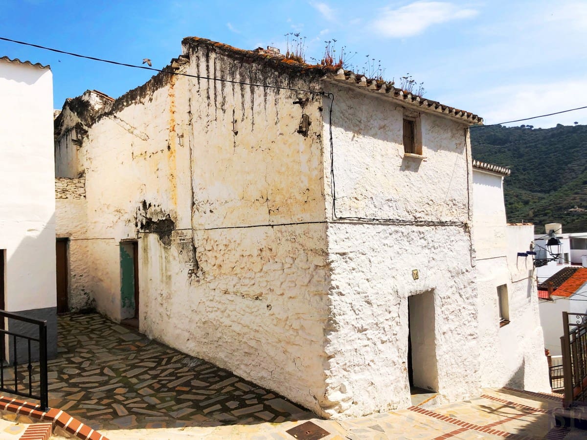 Townhouse for sale in Arenas - € 39,000 (Ref: 6060382)