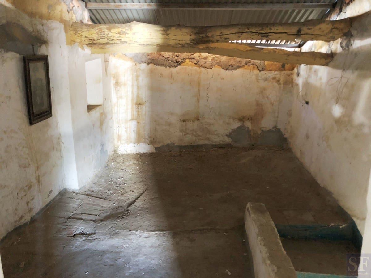 4 bedroom Townhouse for sale in Sayalonga - € 49,000 (Ref: 6096753)