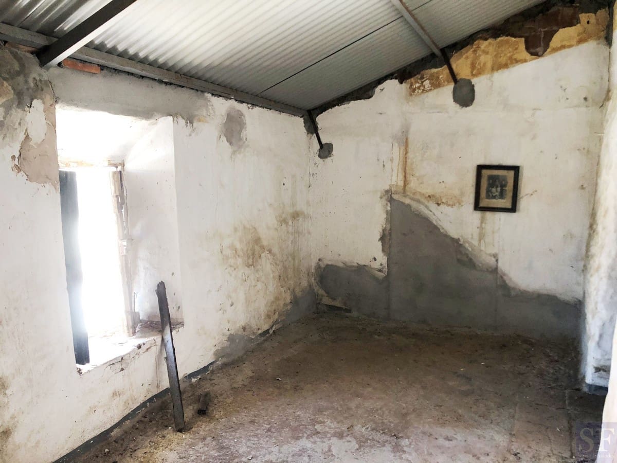 4 bedroom Townhouse for sale in Sayalonga - € 49,000 (Ref: 6096753)