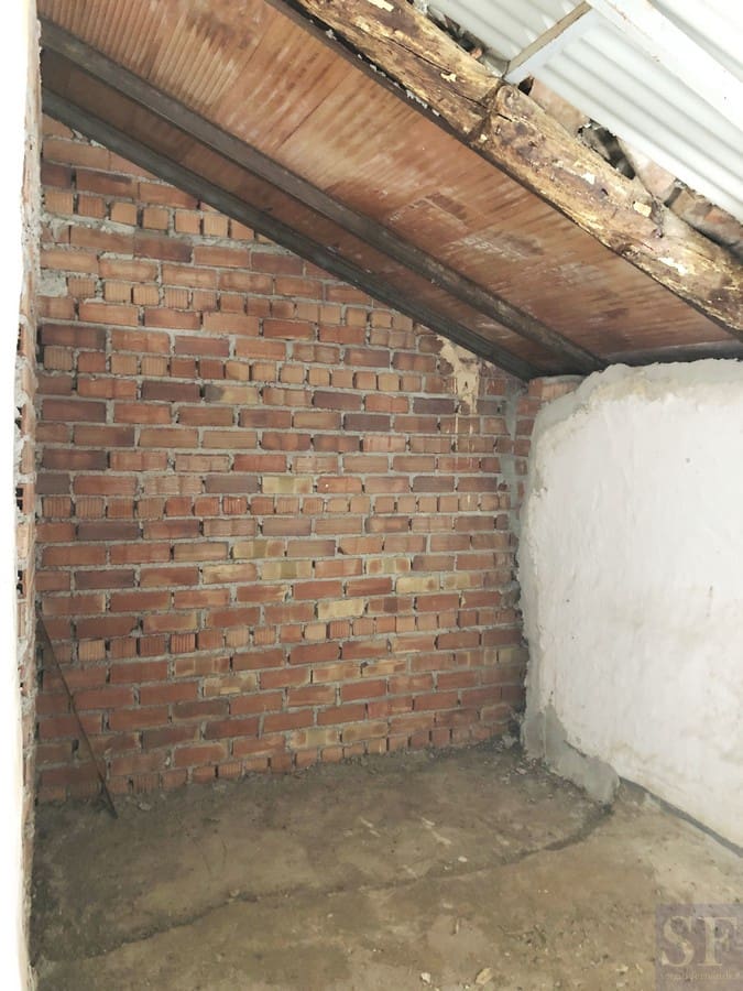 4 bedroom Townhouse for sale in Sayalonga - € 49,000 (Ref: 6096753)