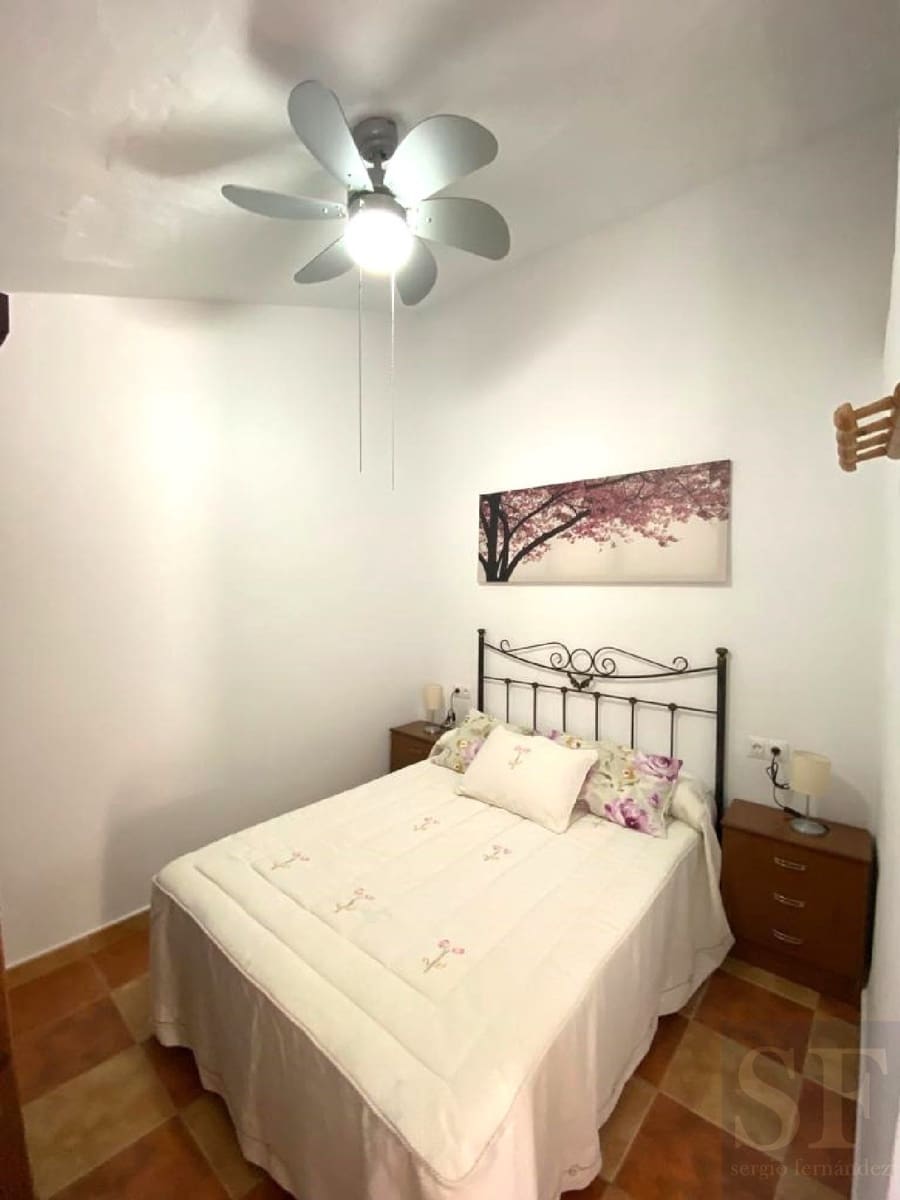 3 slaapkamer Villa voor vakantieverhuur in Competa met zwembad garage - € 1.200 (Ref: 6156249)