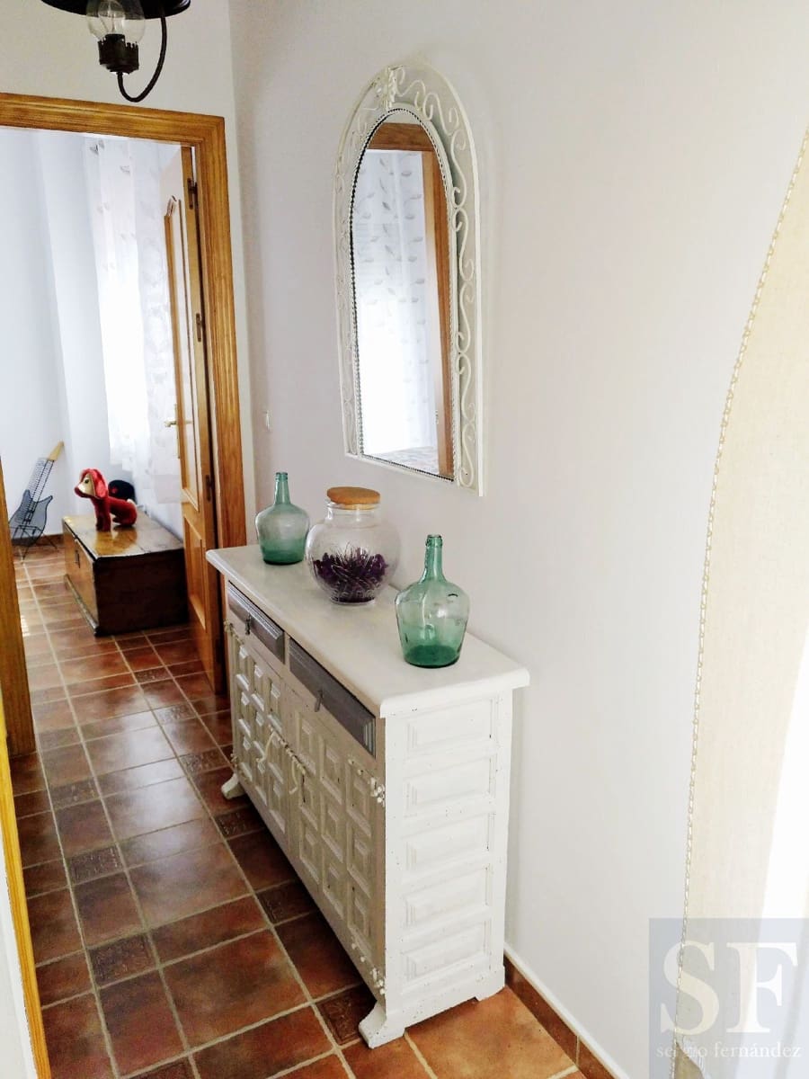 3 slaapkamer Villa voor vakantieverhuur in Competa met zwembad garage - € 1.200 (Ref: 6156249)