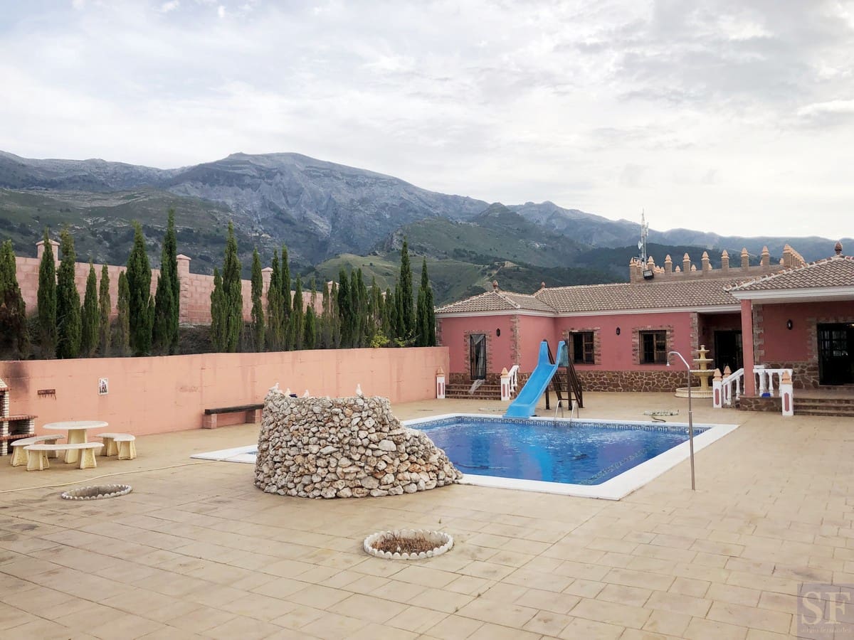 4 soveværelse Villa til salg i Sedella med swimmingpool - € 480.000 (Ref: 6209217)