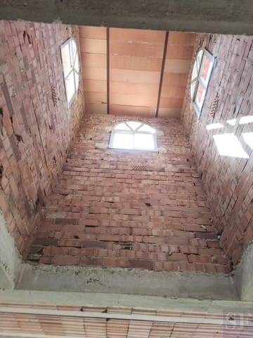 Villa til salg i Archez med garage - € 110.000 (Ref: 6369562)