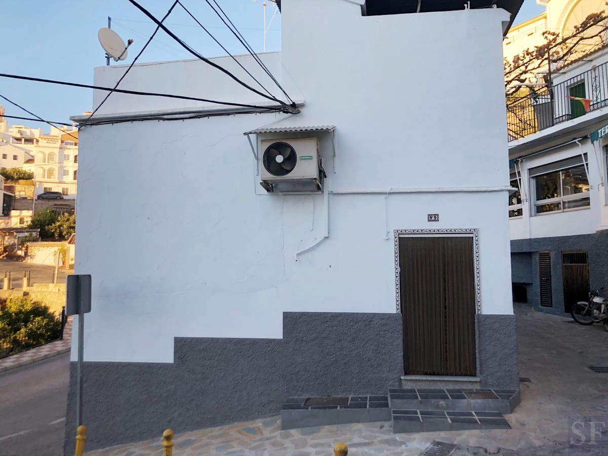 3 bedroom Townhouse for sale in Competa with garage - € 119,900 (Ref: 6492247)