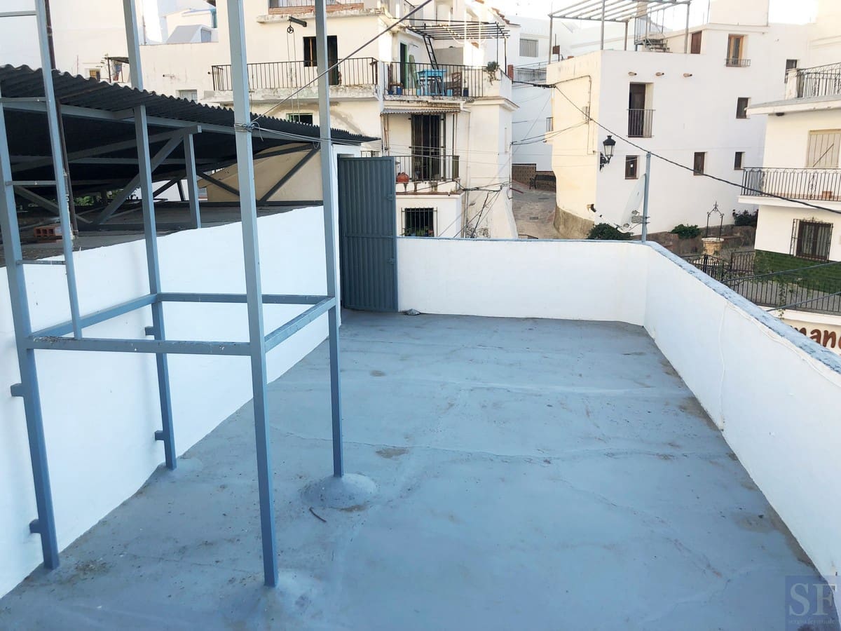 3 bedroom Townhouse for sale in Competa with garage - € 119,900 (Ref: 6492247)