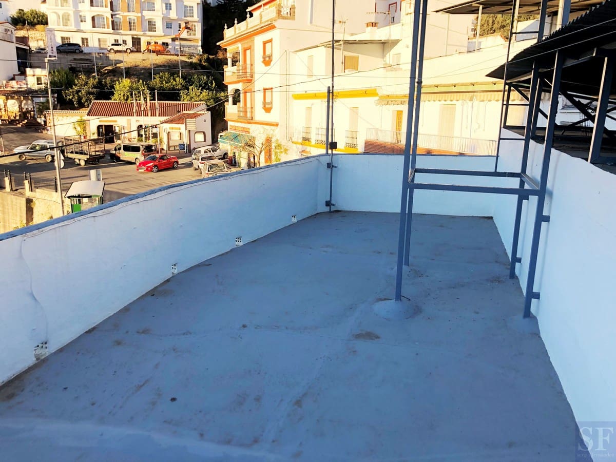 3 bedroom Townhouse for sale in Competa with garage - € 119,900 (Ref: 6492247)