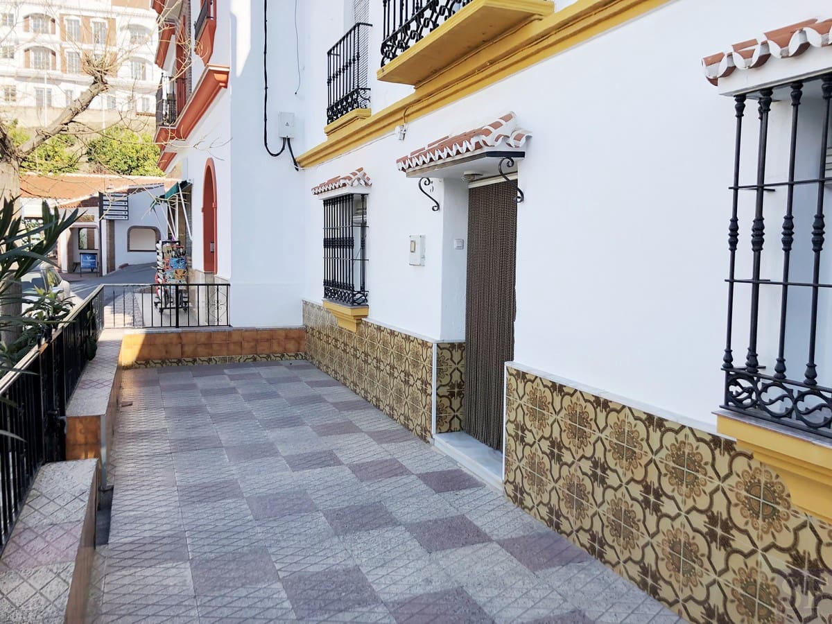 7 soveværelse Byhus til salg i Competa - € 320.000 (Ref: 6618101)