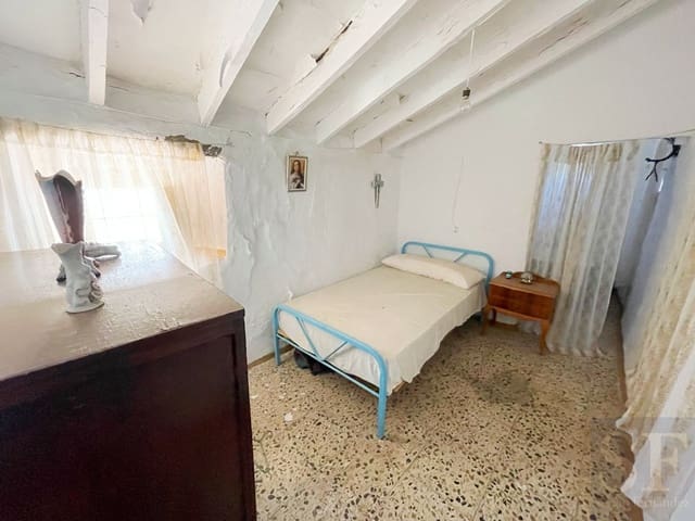 3 bedroom Townhouse for sale in Sedella with garage - € 41,000 (Ref: 6998843)