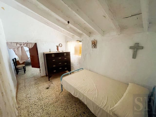 3 bedroom Townhouse for sale in Sedella with garage - € 41,000 (Ref: 6998843)