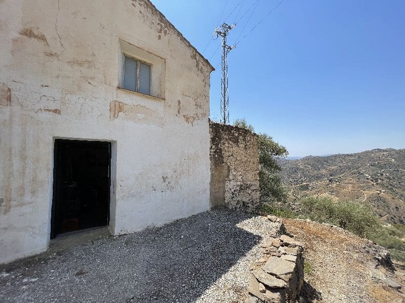 4 sypialnia Willa na sprzedaż w Sayalonga - 185 000 € (Ref: 7035778)