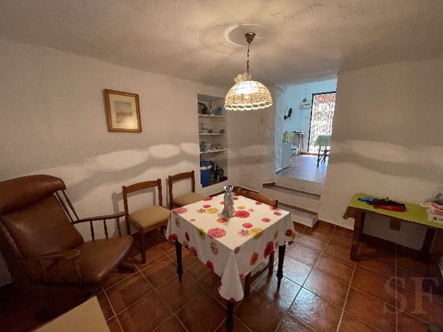 4 sovrum Villa till salu i Sayalonga - 185 000 € (Ref: 7035778)