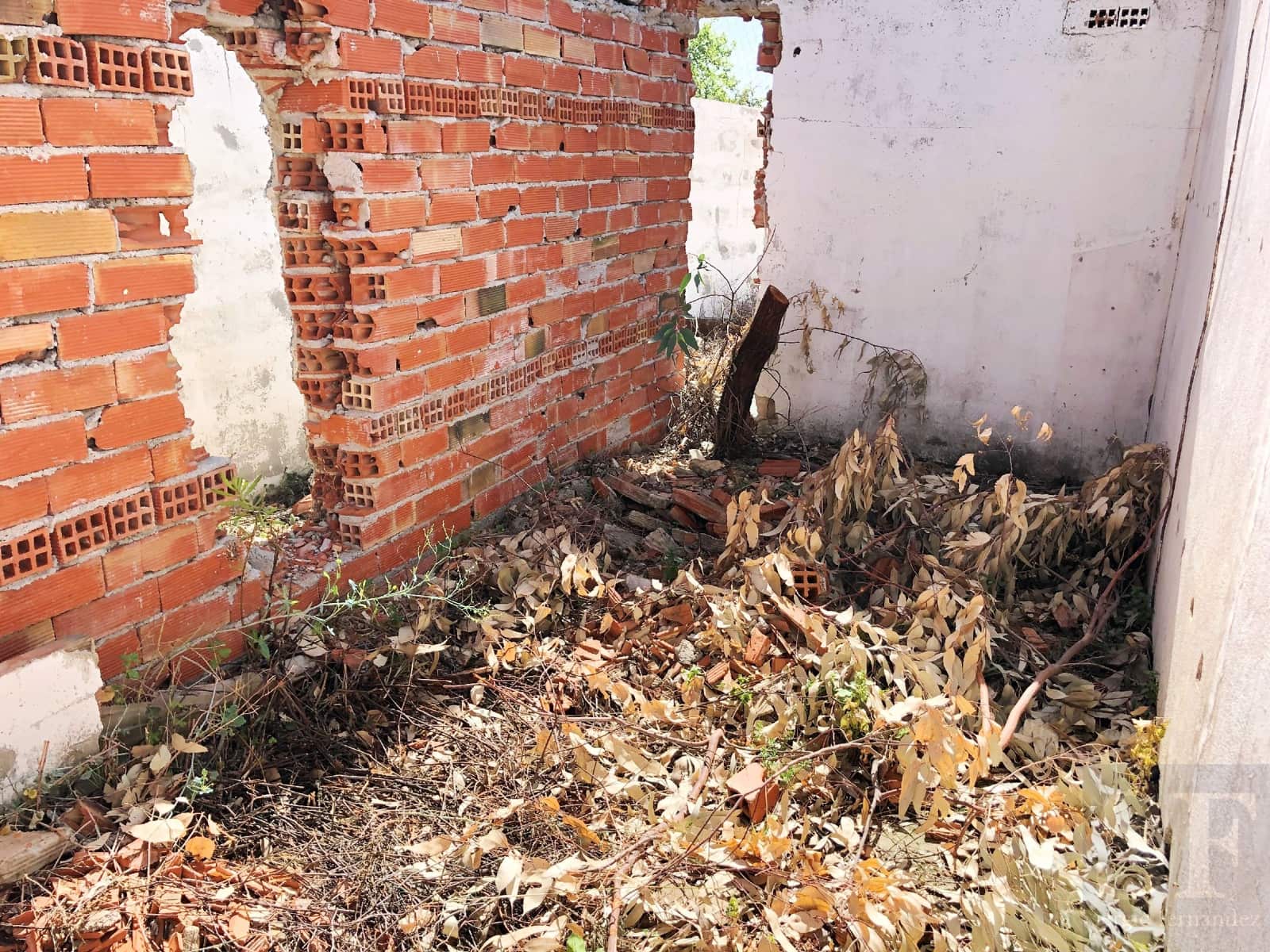 Ubebygd land til salgs i Competa - € 109 000 (Ref: 7210406)