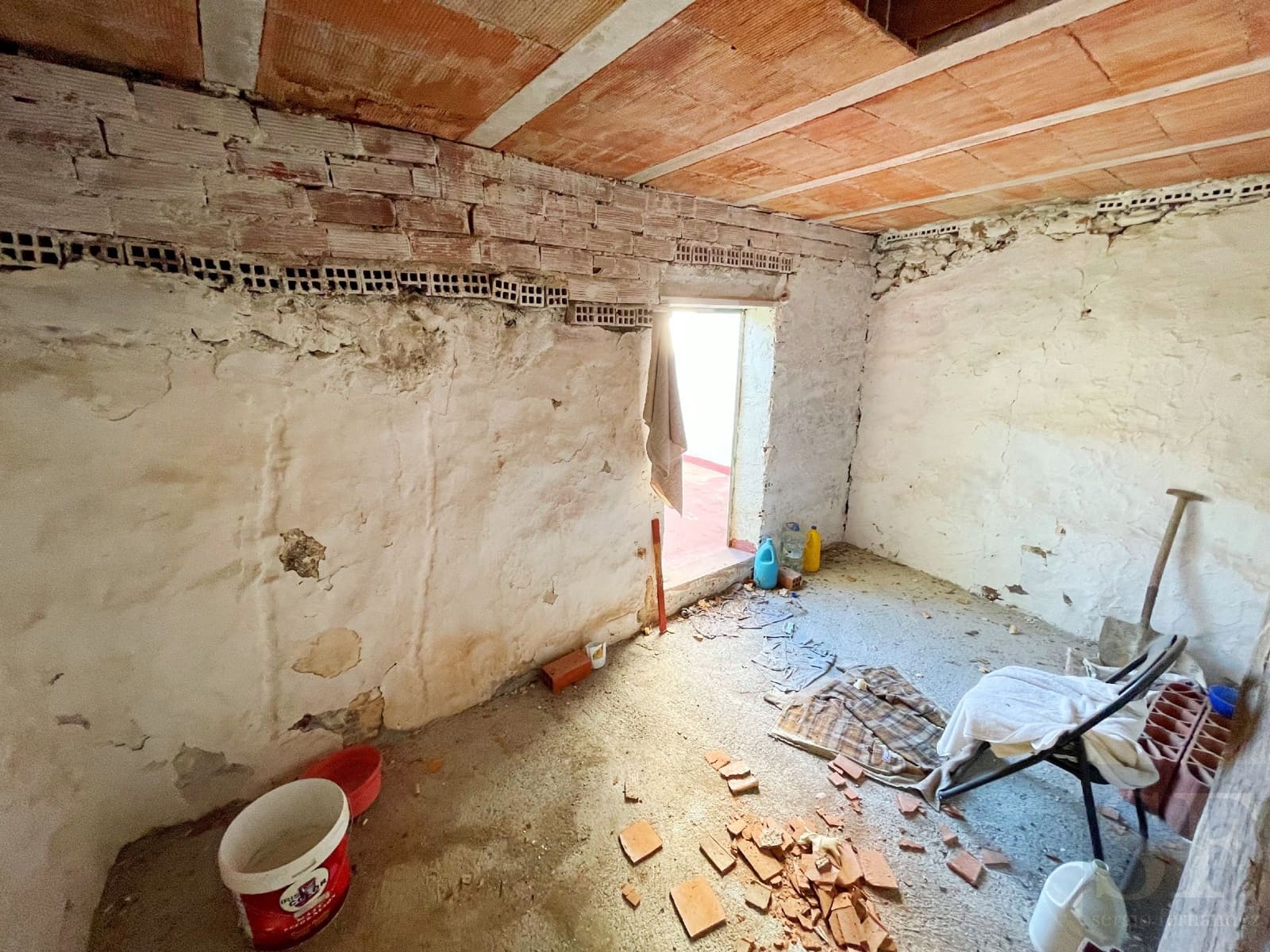 4 slaapkamer Huis te koop in Archez - € 99.000 (Ref: 7475964)